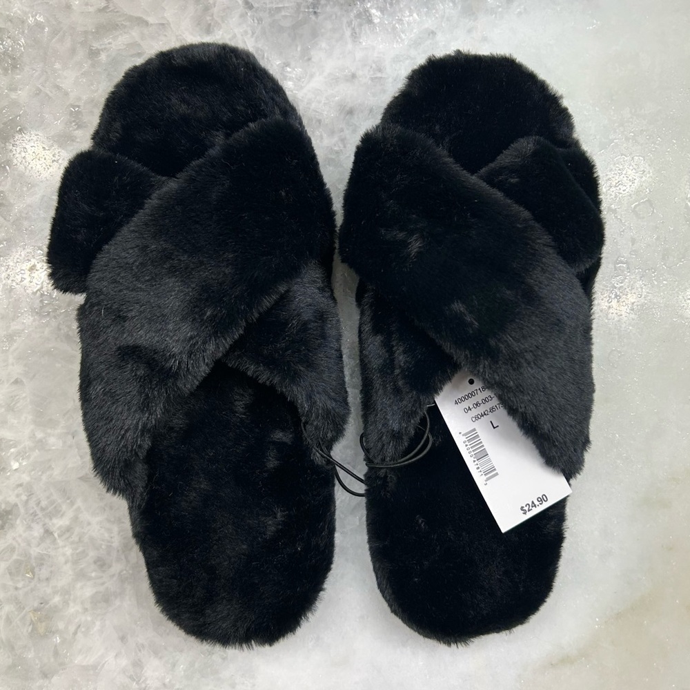 Slippers, Black, Fuzzy, Cross Strap, Size Large